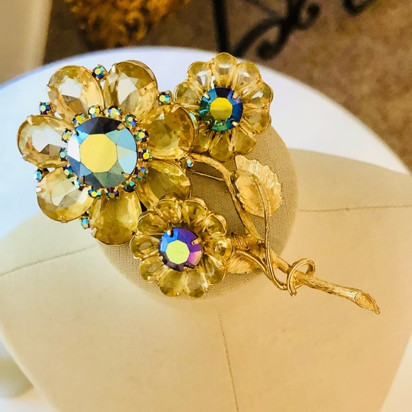 Vintage Cadmium Glass Flower Rhinestone Brooch Demi Parure Set - Picture 6 of 17